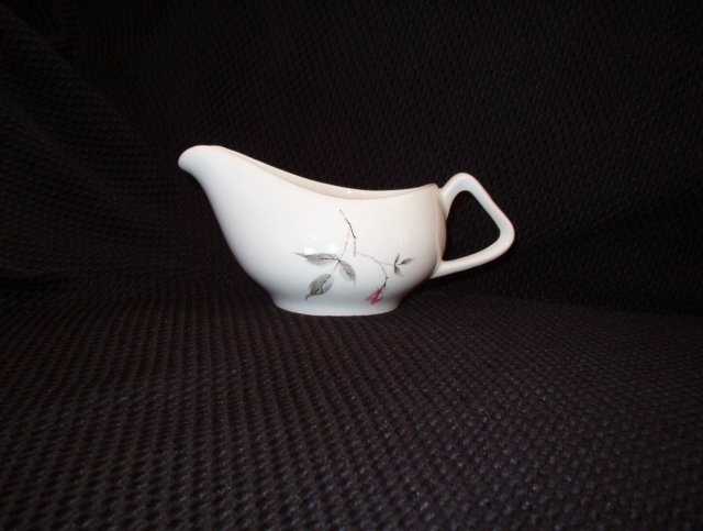 Universal Rosette Ballerina Gravy Boat