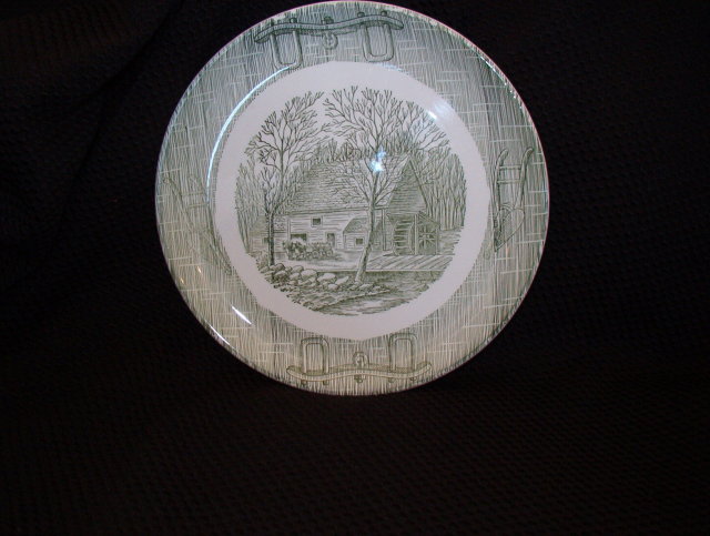 Royal (USA) Luncheon Plate