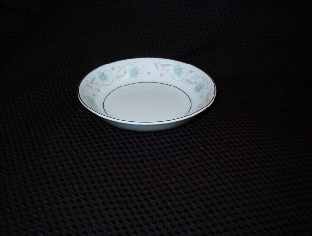 Fine China Japan English Garden Fruit Bowl