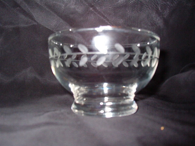 Anchor Hocking Laurel Fruit Dessert Bowl