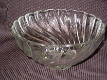 Hazel Atlas Colonial Swirl Shell Clear Punch Bowl
