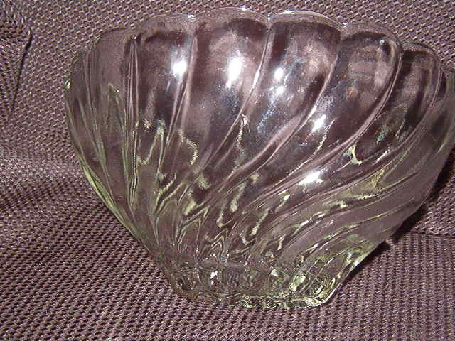 Hazel Atlas Colonial Swirl Shell Clear Punch Bowl