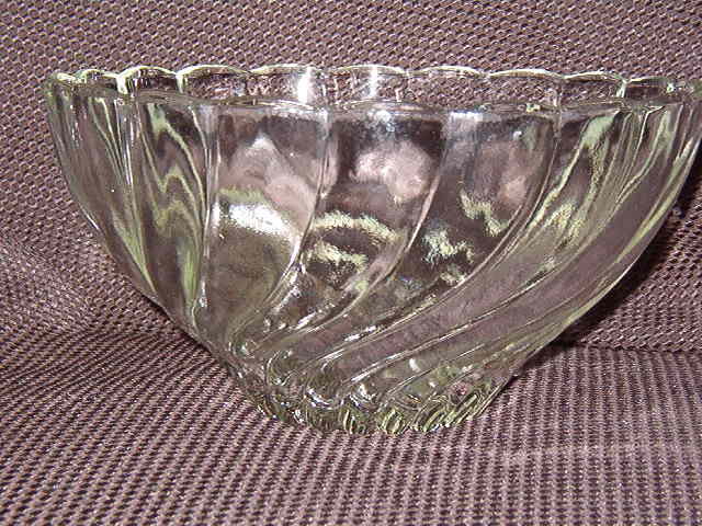 Hazel Atlas Colonial Swirl Shell Clear Punch Bowl