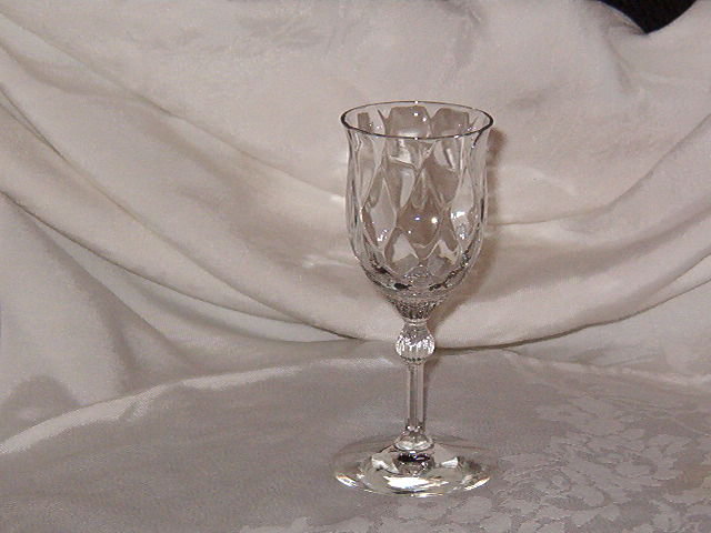 Heisey Fairacre Wine Glass