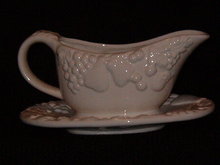 Gibson Designs Fruit Sauce Boat w/Underplate