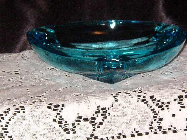 Hazel Atlas Capri Colonial Triangle Ashtray