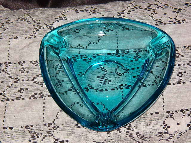 Hazel Atlas Capri Colonial Triangle Ashtray