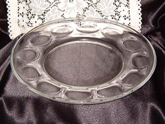 Pyrex Sculptured Tray