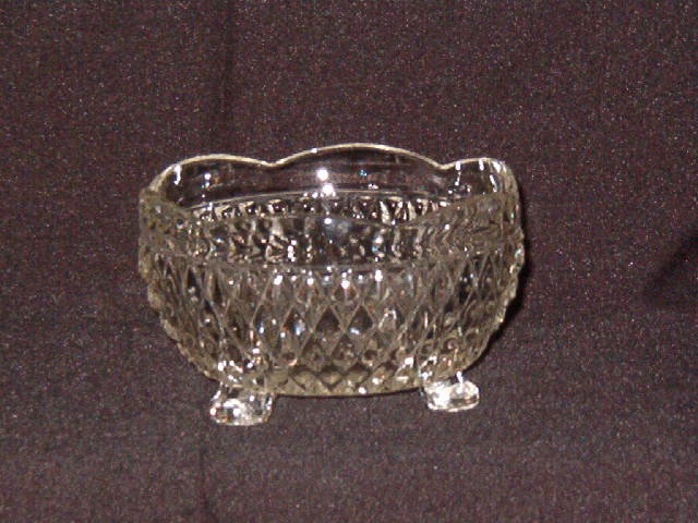 Indiana Glass Diamond Point 3 Toed Crimped Bowl