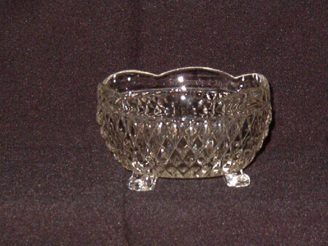 Indiana Glass Diamond Point 3 Toed Crimped Bowl