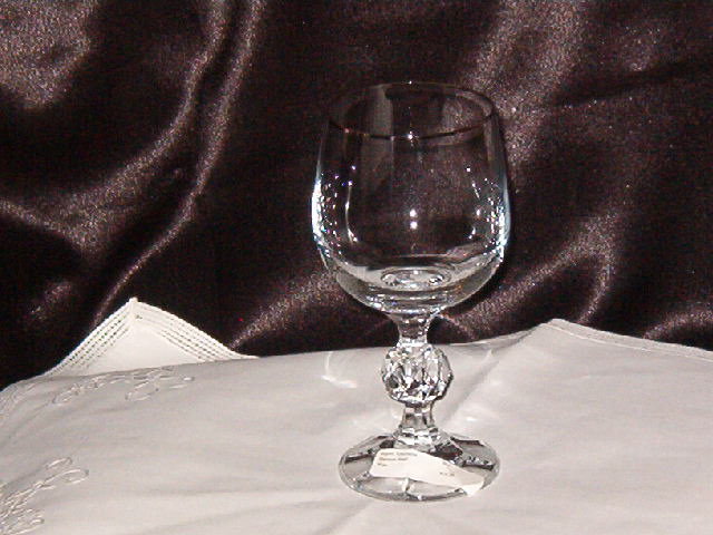 Import Associates Platinum Band Wine