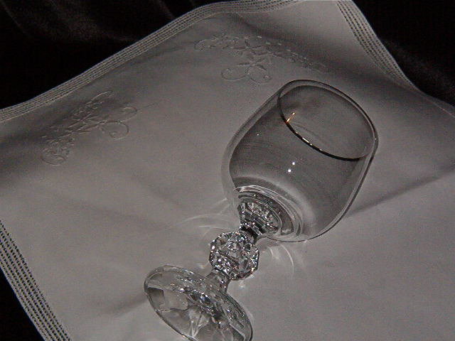 Import Associates Platinum Band Wine