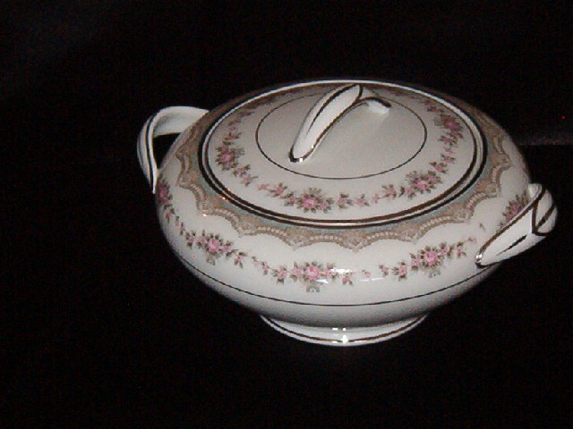 Noritake China Glenwood Sugar Bowl w/lid