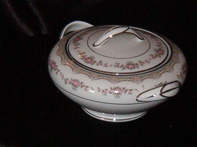 Noritake China Glenwood Sugar Bowl w/lid