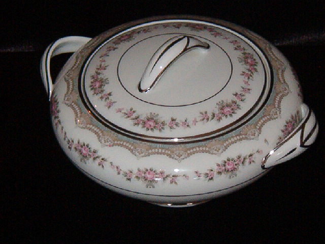 Noritake China Glenwood Sugar Bowl w/lid