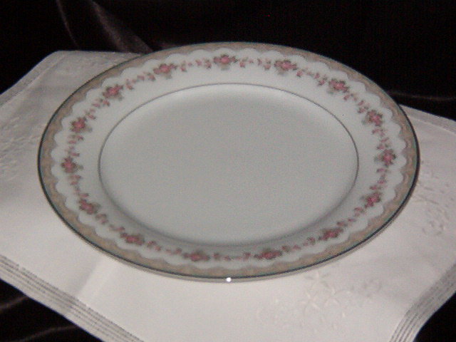 Noritake China Glenwood Dinner Plate