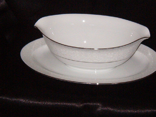 Style House Brocade Gravy Boat w/Attached Underplate