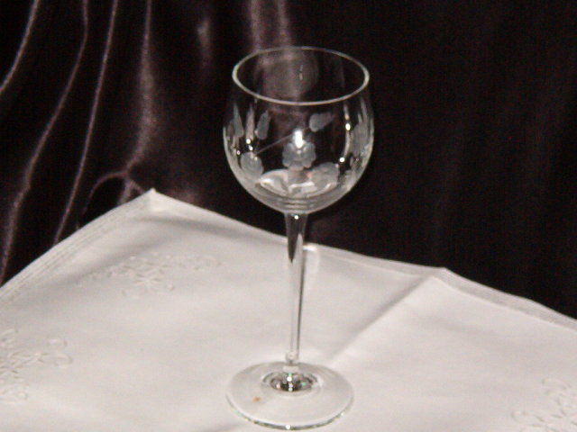 Crystal Romanian Empress Etched Wine
