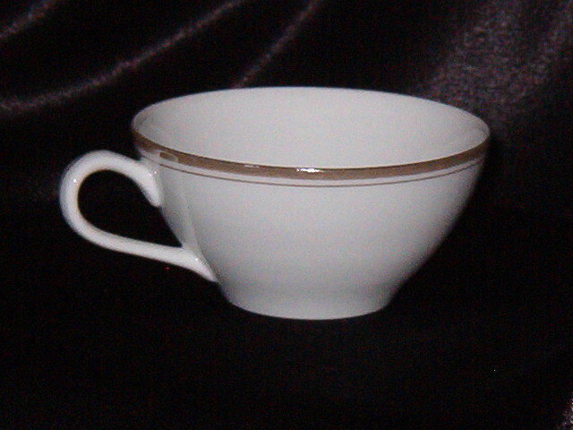 Royalton Golden Elegance Cup