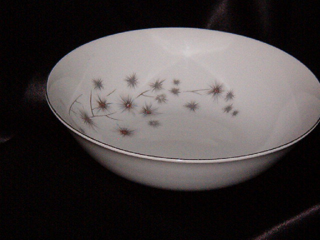 Creative Platinum Star Burst Round Vegetable Bowl