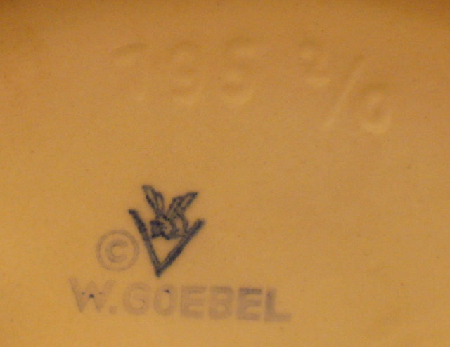 M J Hummel Full Bee #195