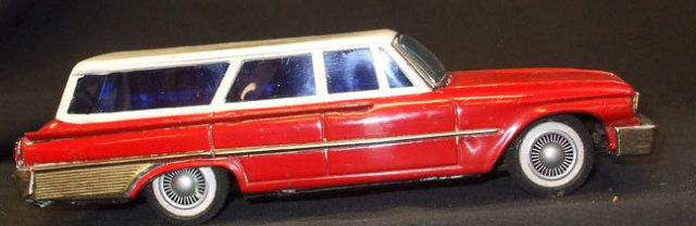 Vintage Ford Stationwagon Battery Operated TinToy Japan