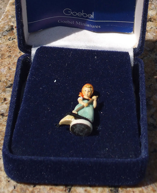 Olszewski Goebel Miniature #253-P