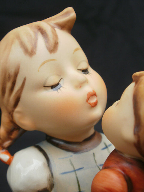 Vintage Hummel Goebel Kiss Me Girl #311 TMK6