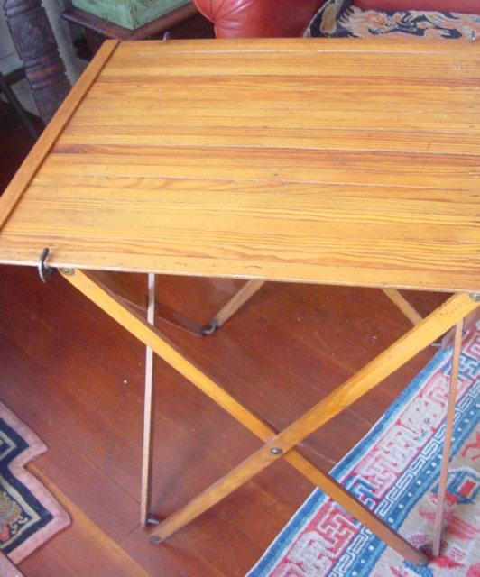 Unusual Folding Campaign Table Kit