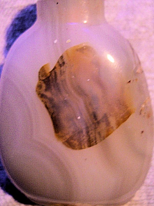 Chinese Carved Agate Snuff Bottle