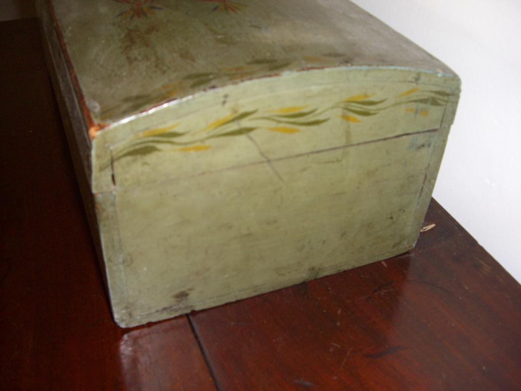 Painted New Hampshire Dower Box
