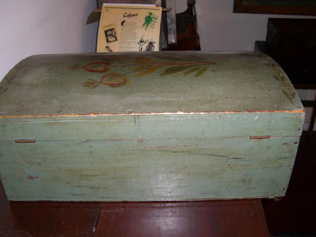 Painted New Hampshire Dower Box
