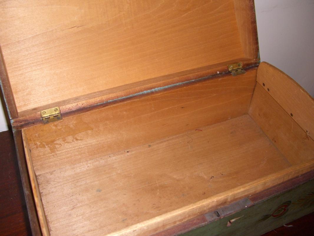 Painted New Hampshire Dower Box
