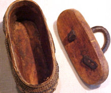 Rare Antique Snuff Box In Bark