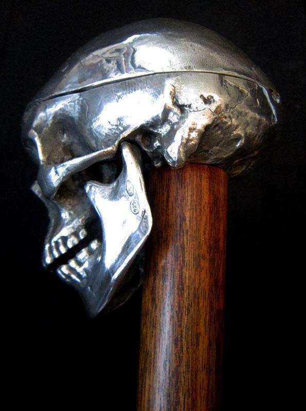 SILVER SKULL CANE/KNOBKERRIE WITH HIDDEN COMPARTMENT