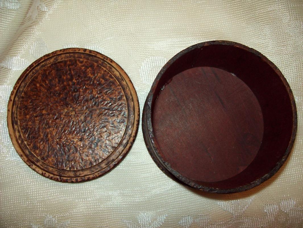 Pyrography Trinket Box / Powder Box