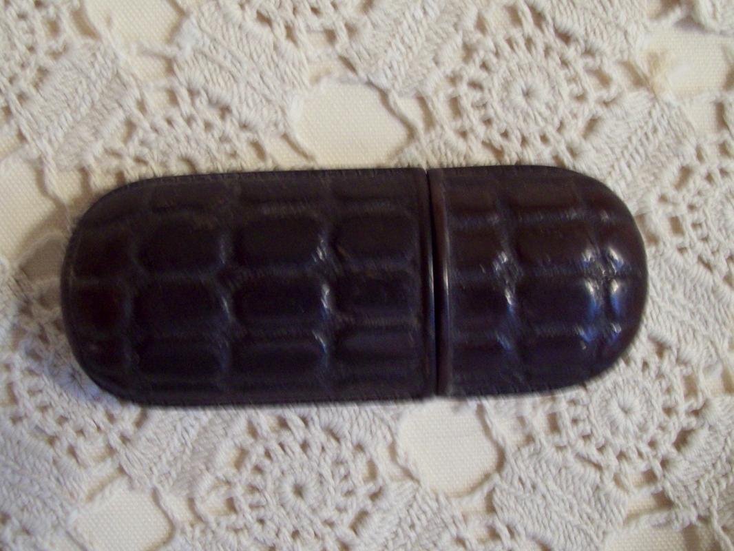 Vulcanite Alligator Embossed Match Safe - Matchsafe
