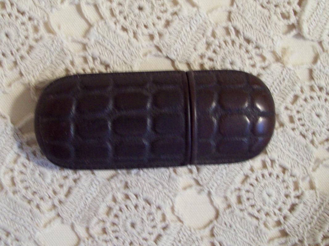 Vulcanite Alligator Embossed Match Safe - Matchsafe