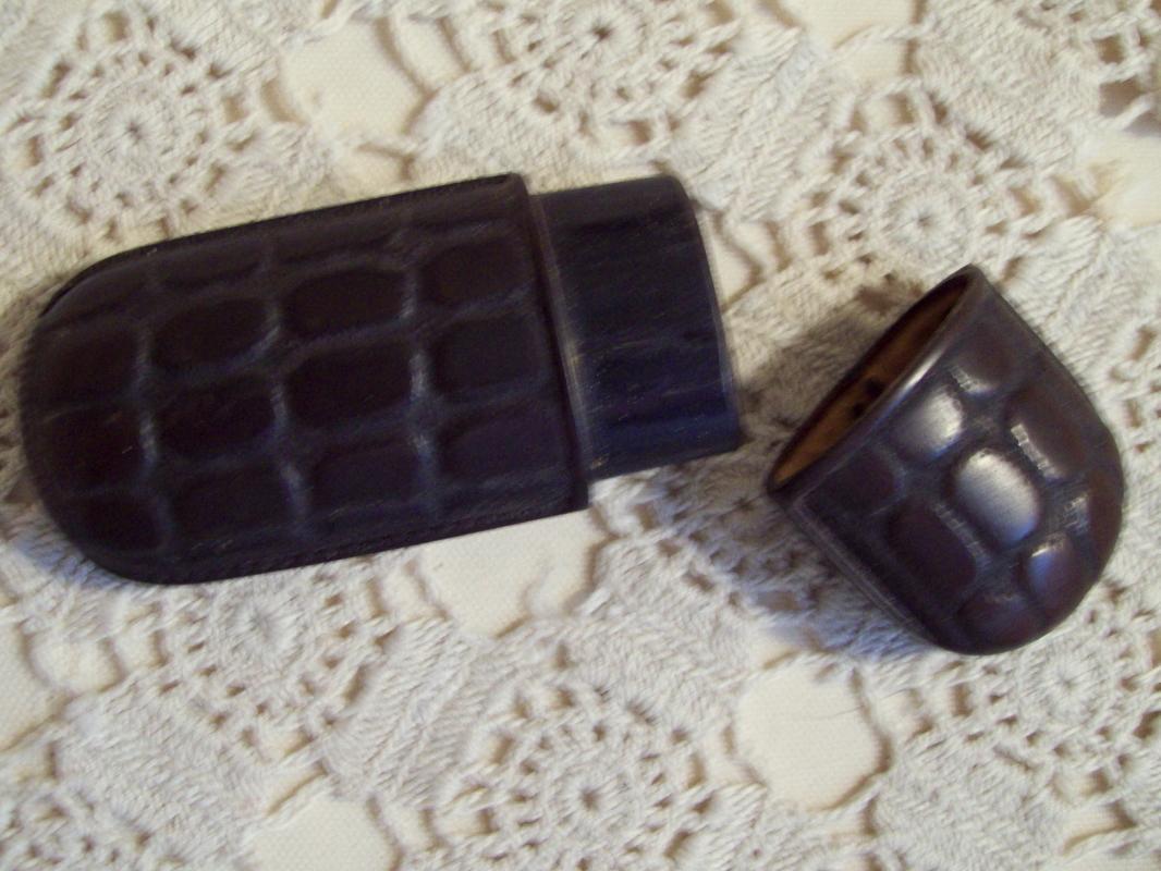 Vulcanite Alligator Embossed Match Safe - Matchsafe