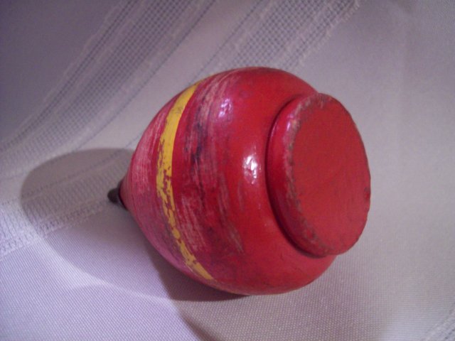 Red Wooden Top