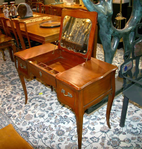 Fruitwood Poudre/Vanity French Provincial Style