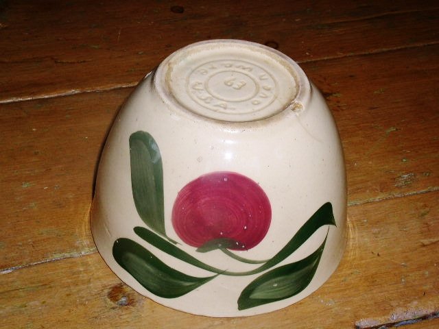 Wattsware Apple Pattern Bowl