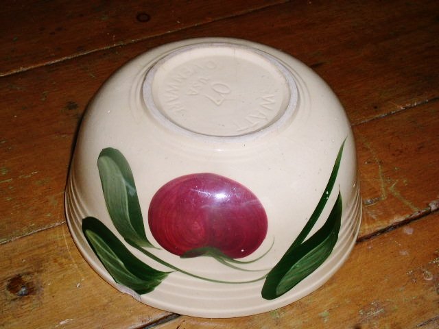 Wattsware Apple Pattern Bowl