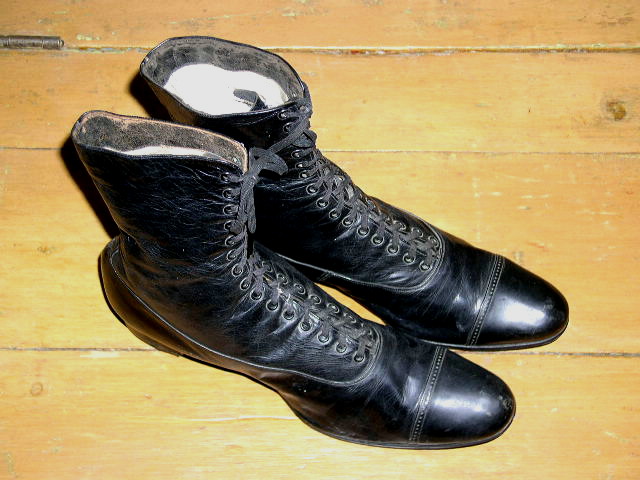 Victorian Ladies Black Leather High Top Shoes