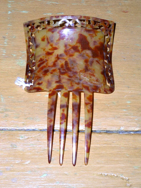 Trotiseshell Haircomb