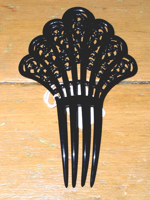 Black Haircomb