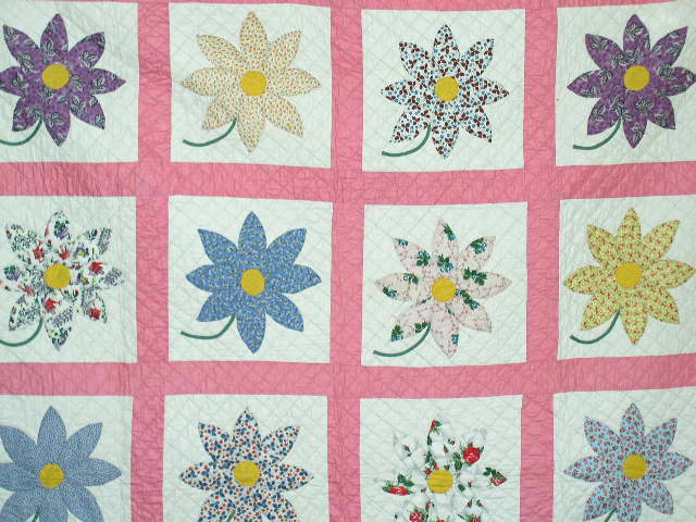 Appliqued Dahlia Quilt - QLT