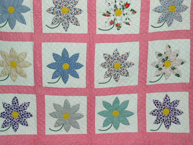 Appliqued Dahlia Quilt - QLT