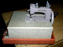 Singer Chld's Sewing Machine with Case