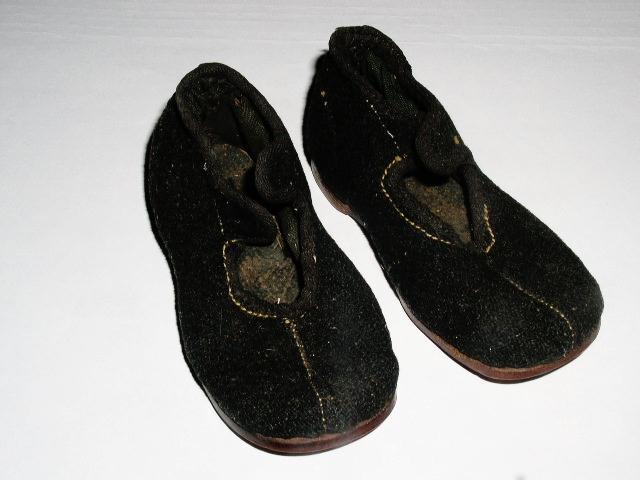 Child's Felt Shoes